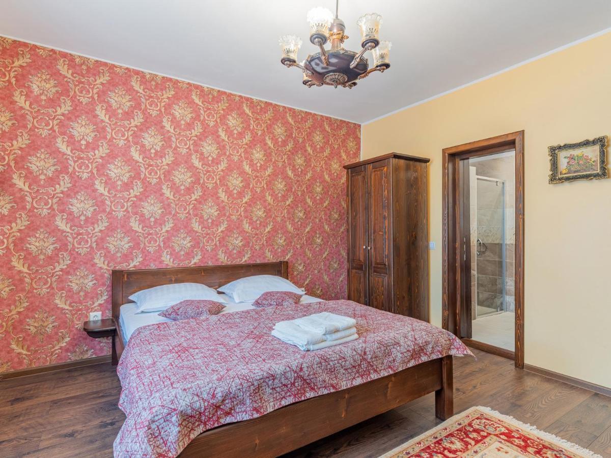 Отель Casa Saraste Рышнов Экстерьер фото