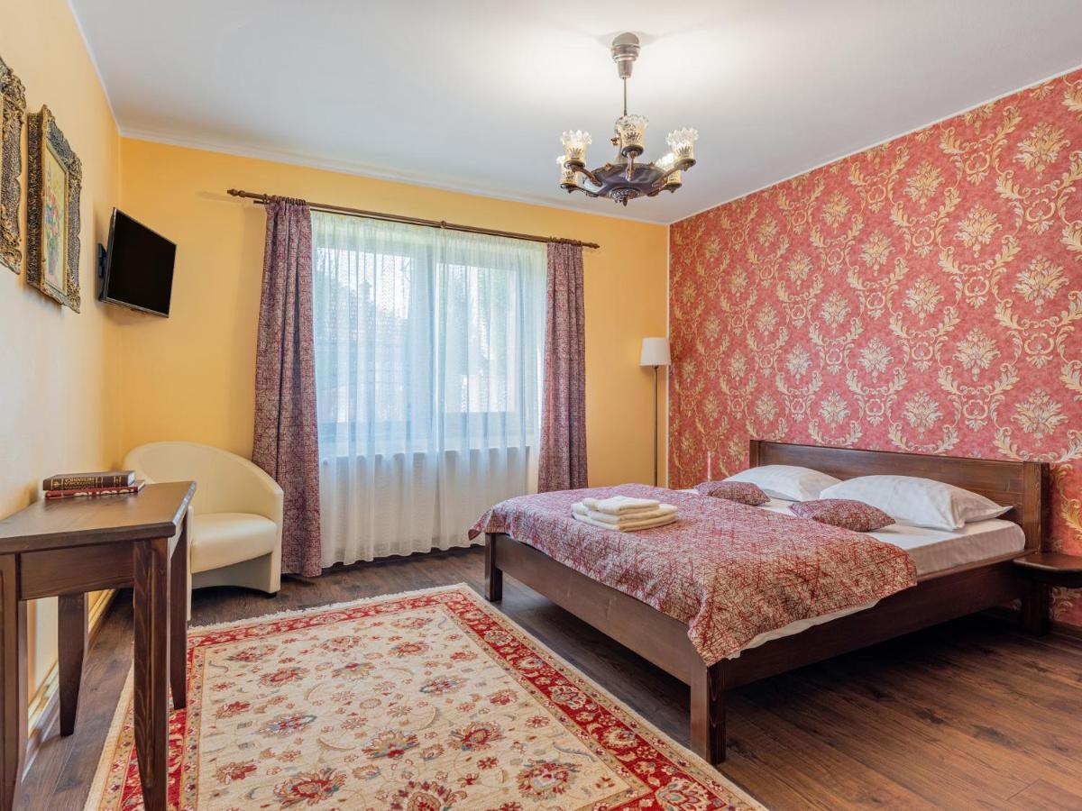 Отель Casa Saraste Рышнов Экстерьер фото