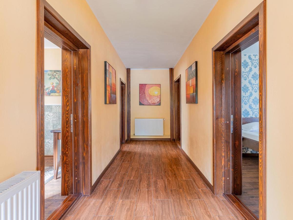 Отель Casa Saraste Рышнов Экстерьер фото