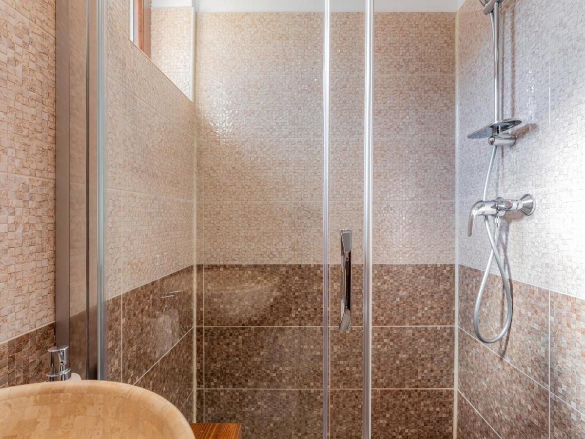 Отель Casa Saraste Рышнов Экстерьер фото