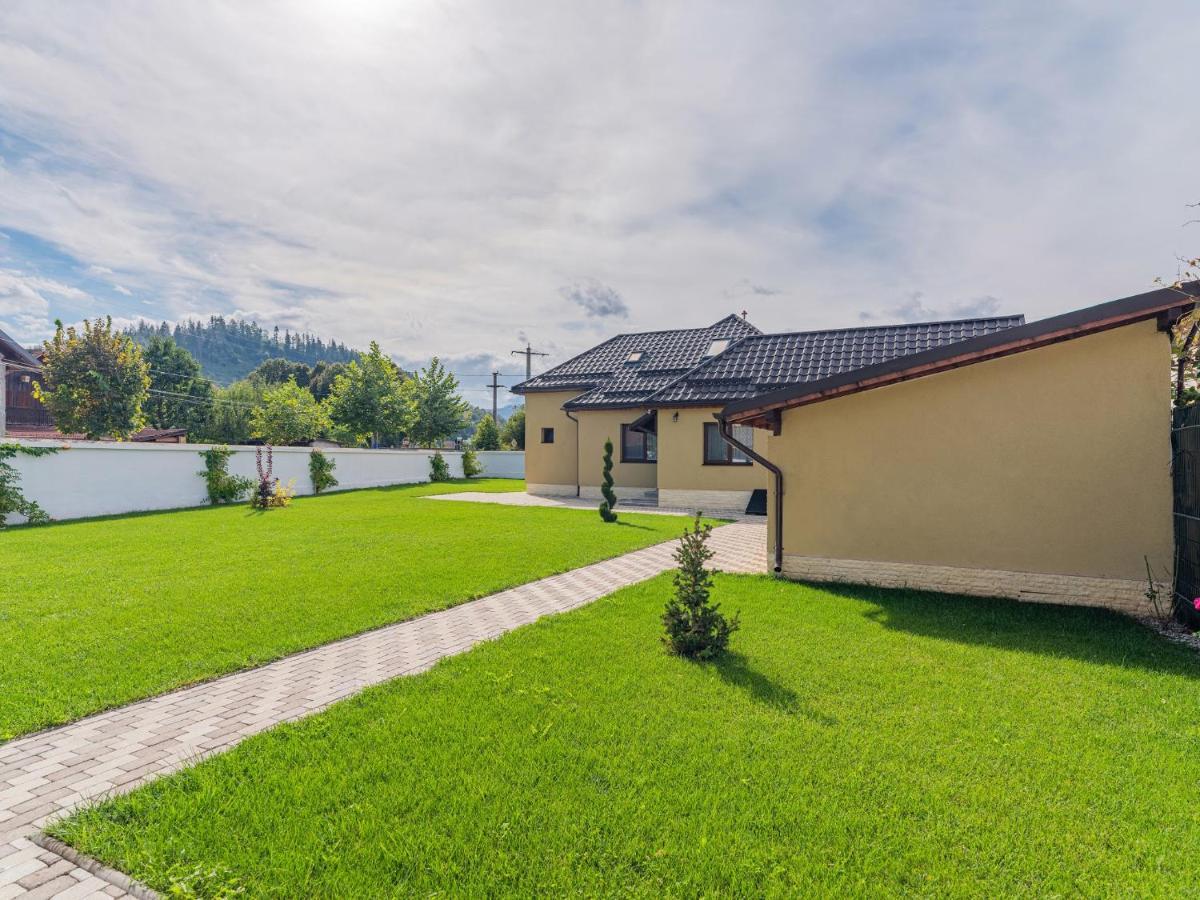 Отель Casa Saraste Рышнов Экстерьер фото