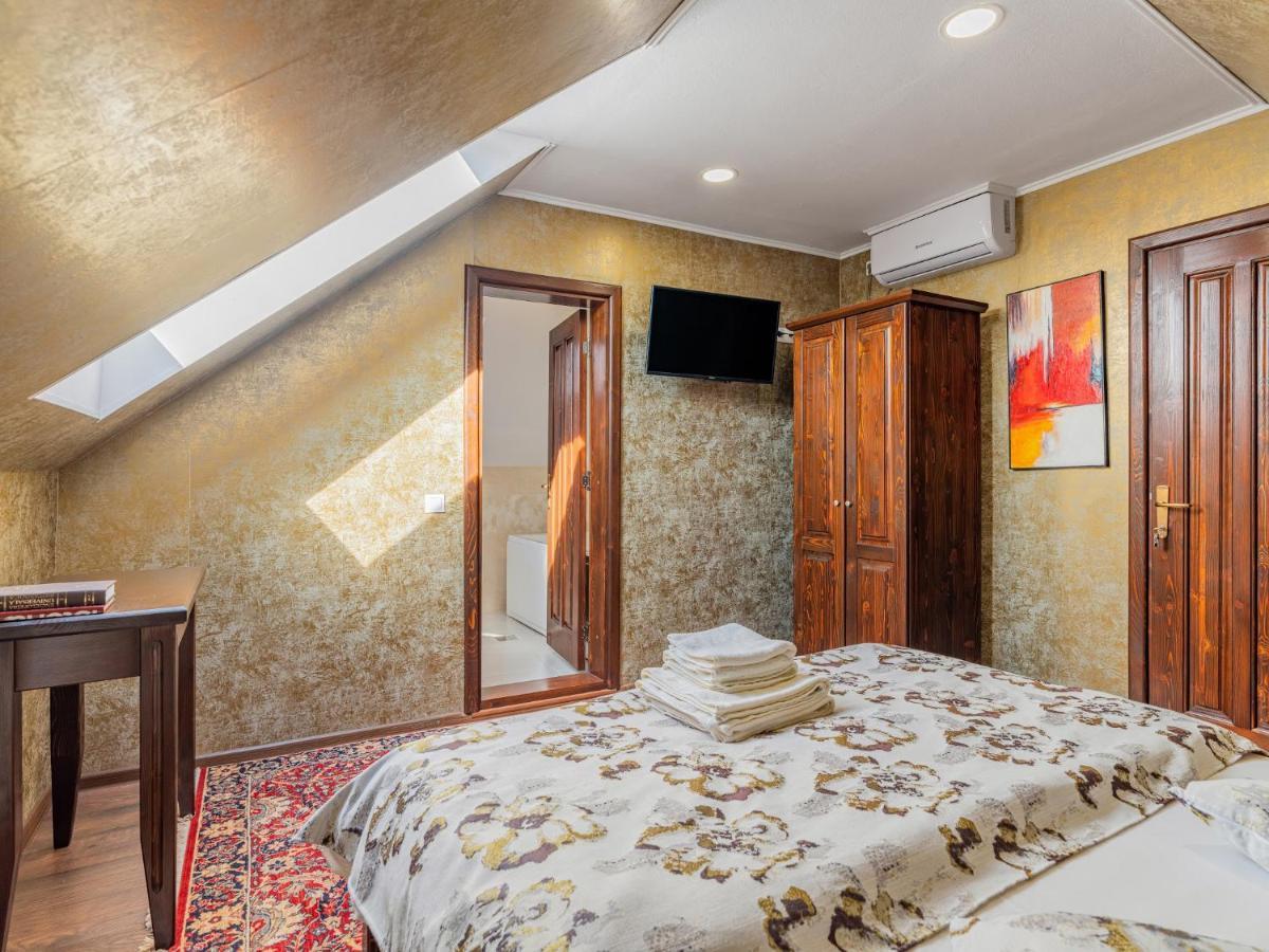 Отель Casa Saraste Рышнов Экстерьер фото