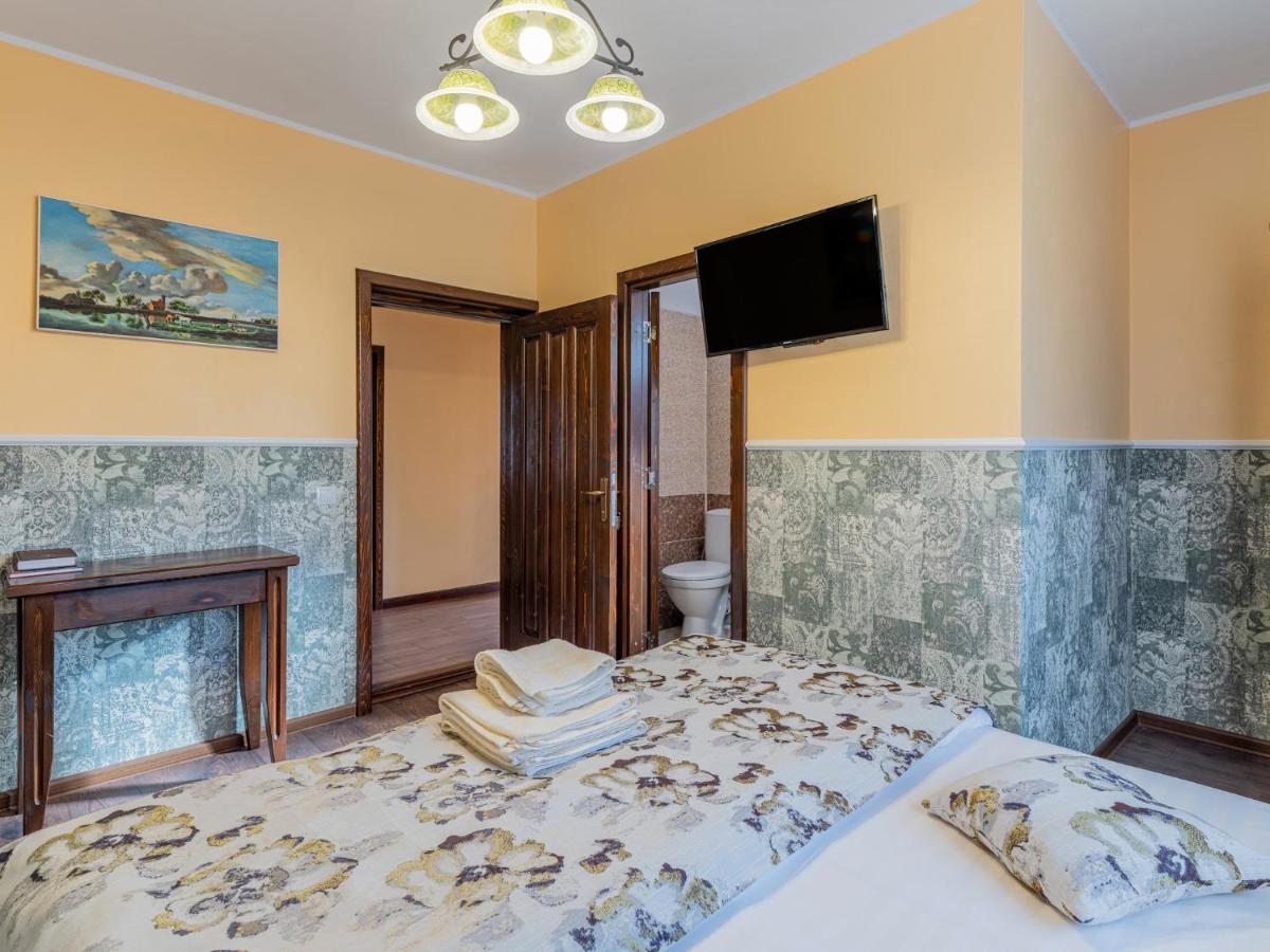 Отель Casa Saraste Рышнов Экстерьер фото